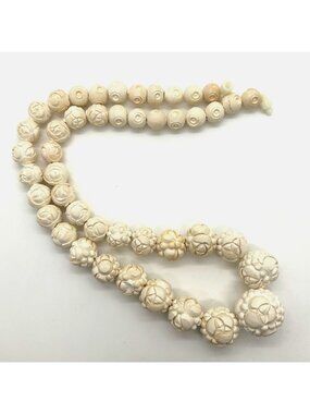 Vintage Carved Celluloid Bead Necklace With Floral & Swirl Designs In Cream Ivor